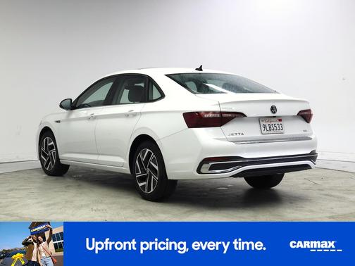 White 2023 Volkswagen Jetta SEL