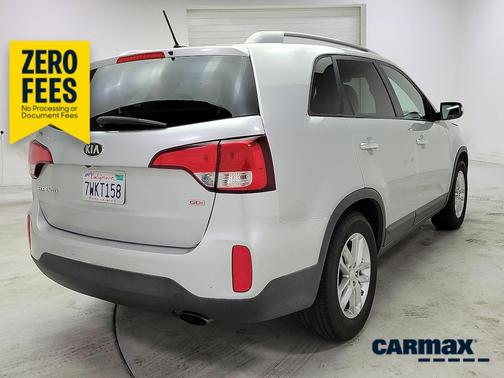 Silver 2014 Kia Sorento LX