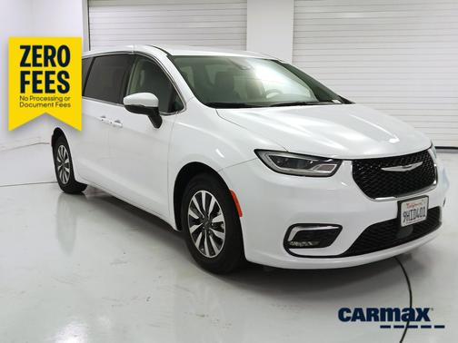 White 2023 Chrysler Pacifica Hybrid Touring L