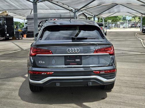 Daytona Gray Pearl Effect 2023 Audi Q5 45 S line Premium Plus