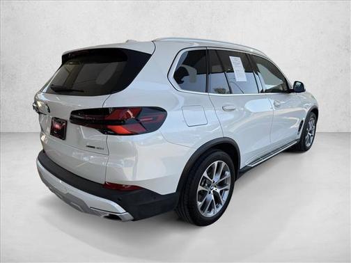 White 2025 BMW X5 xDrive40i