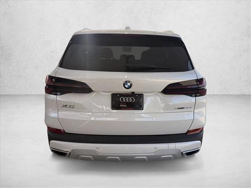 White 2025 BMW X5 xDrive40i
