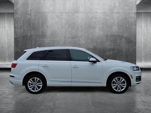 2019 Audi Q7 55 Premium Plus