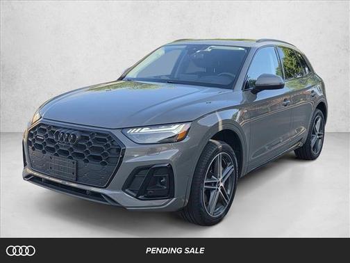 Chronos Gray Metallic 2023 Audi Q5 55 S line Prestige