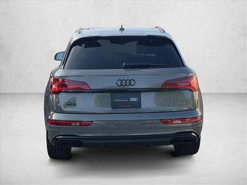 Chronos Gray Metallic 2023 Audi Q5 55 S line Prestige