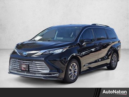 2021 Toyota Sienna LE