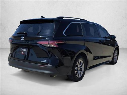 2021 Toyota Sienna LE
