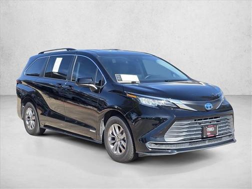 2021 Toyota Sienna LE