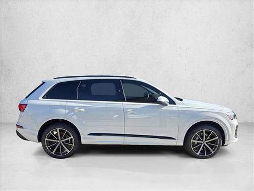 2026 Audi Q7 45 Premium Plus