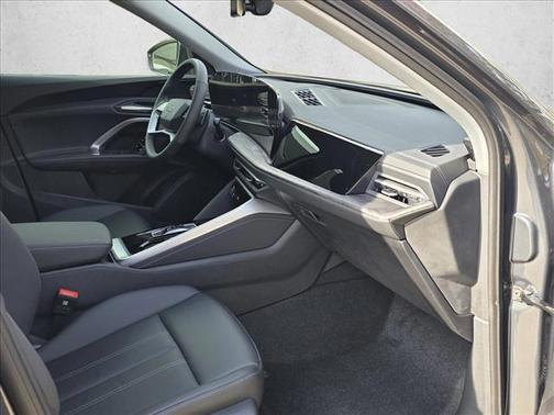 2025 Audi Q5 Premium TFSI quattro S tronic