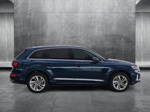 2022 Audi Q7 55 Premium Plus