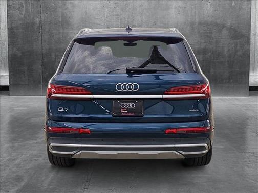 2022 Audi Q7 55 Premium Plus