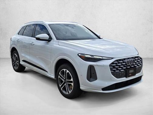 Glacier White Metallic 2026 Audi Q5 Premium TFSI quattro S tronic