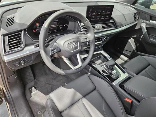 2024 Audi Q5 45 S line Premium