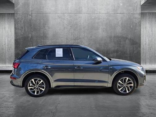 2024 Audi Q5 45 S line Premium
