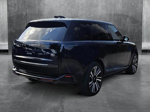 2023 Land Rover Range Rover P530 SE