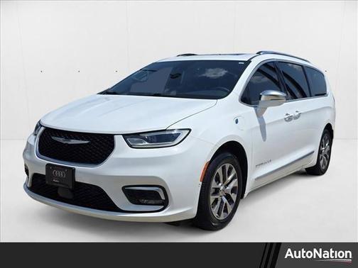 2024 Chrysler Pacifica L