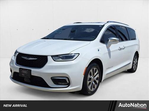 2024 Chrysler Pacifica L