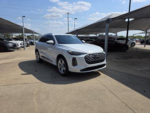 2025 Audi Q5 Premium Plus