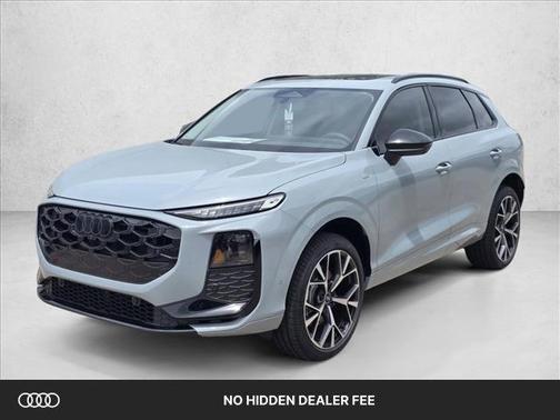 Arrow Gray Pearl Effect 2026 Audi Q3 TFSI quattro S tronic