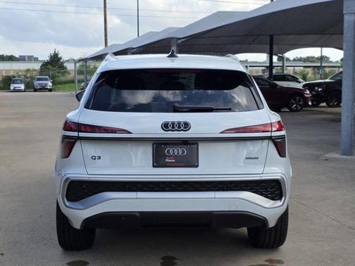 Glacier White Metallic 2026 Audi Q3 S line