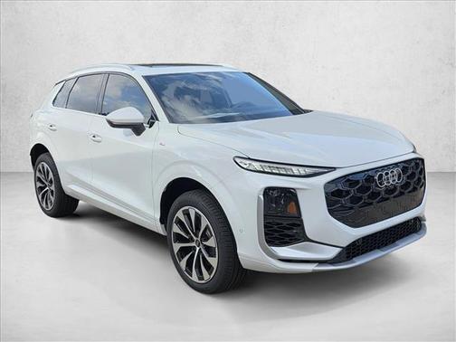 Glacier White Metallic 2026 Audi Q3 S line