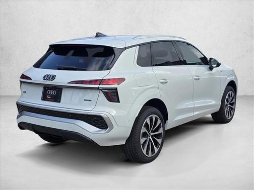 Glacier White Metallic 2026 Audi Q3 S line