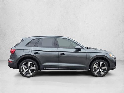 2022 Audi Q5 45 S line Prestige