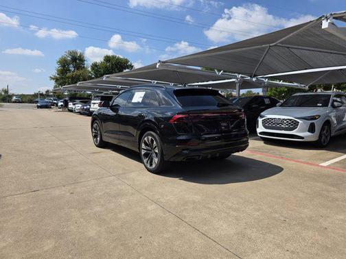 2025 Audi Q8 55 Premium Plus