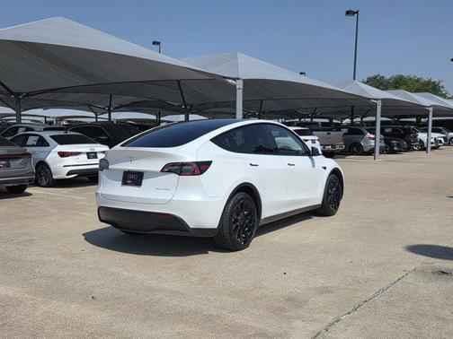 2022 Tesla Model Y Long Range Dual Motor All-Wheel Drive