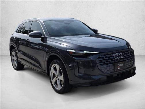Tambora Gray Metallic 2025 Audi Q5 Premium Plus TFSI quattro S tronic
