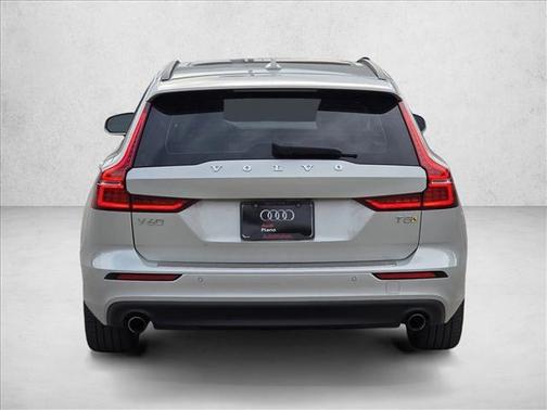 2021 Volvo V60 T5 Momentum