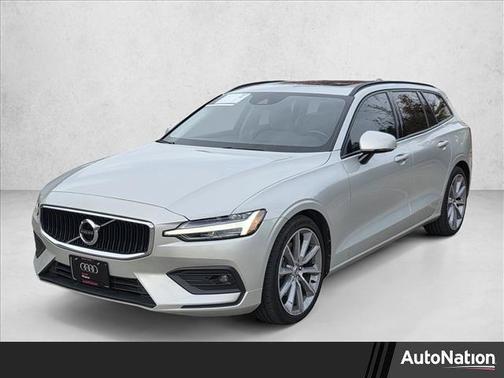 2021 Volvo V60 T5 Momentum