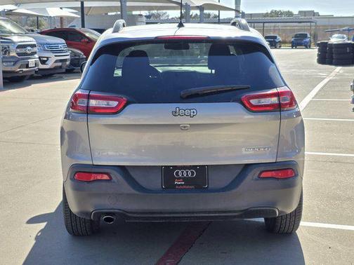 2016 Jeep Cherokee Sport