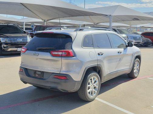 2016 Jeep Cherokee Sport