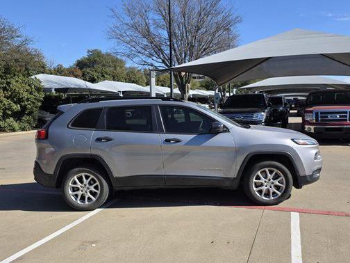 2016 Jeep Cherokee Sport