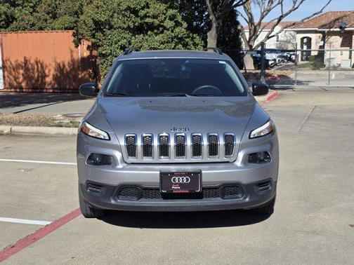 2016 Jeep Cherokee Sport