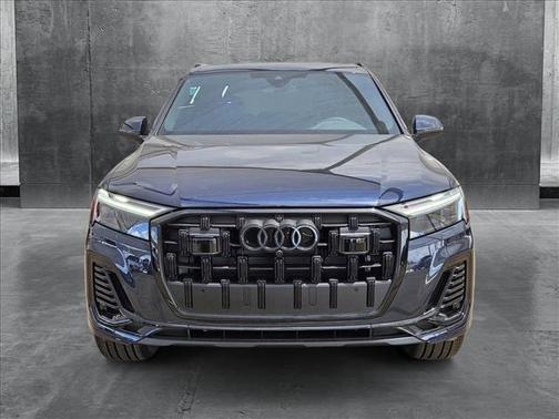 2025 Audi Q7 45 Premium Plus
