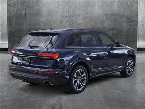 2025 Audi Q7 45 Premium Plus