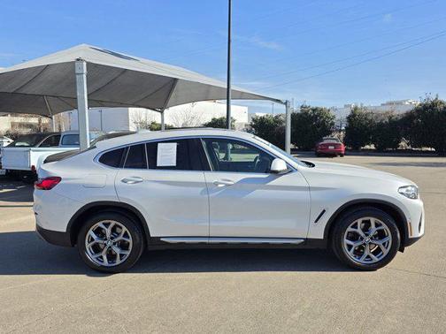 2023 BMW X4 xDrive30i