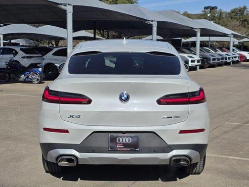 2023 BMW X4 xDrive30i