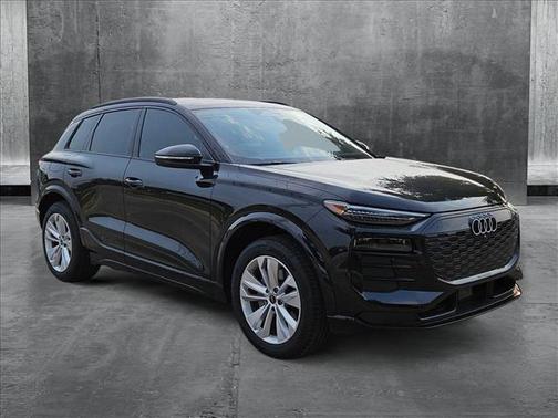 2025 Audi Q6 e-tron Premium Plus
