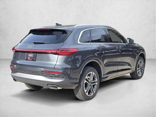2025 Audi Q5 Premium TFSI quattro S tronic