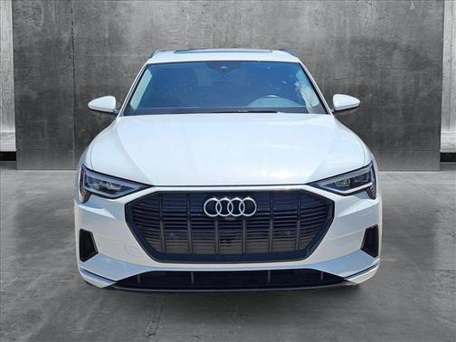 2022 Audi e-tron Premium