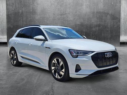 2022 Audi e-tron Premium