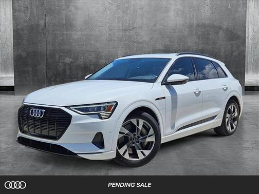 2022 Audi e-tron Premium