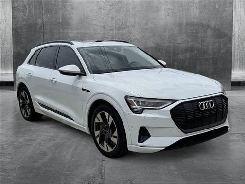 2022 Audi e-tron Premium