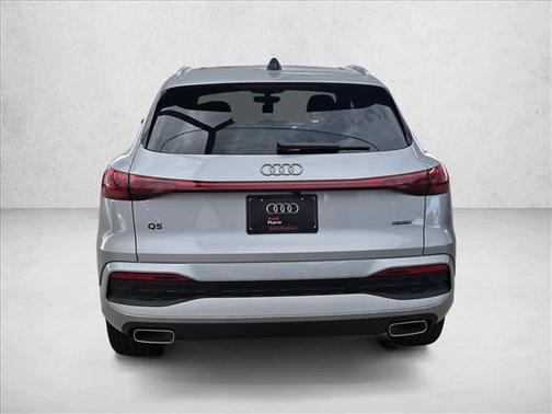 Florett Silver Metallic 2026 Audi Q5 Premium Plus TFSI quattro S tronic