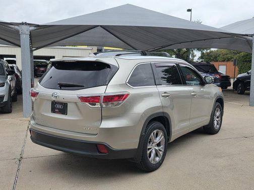 Pewter 2015 Toyota Highlander XLE