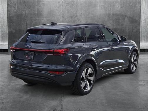 2025 Audi Q6 e-tron Premium Plus quattro